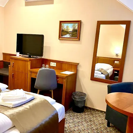 Borostyan Panzio Gasthof 4*