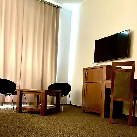 Borostyan Panzio Gasthof 4*